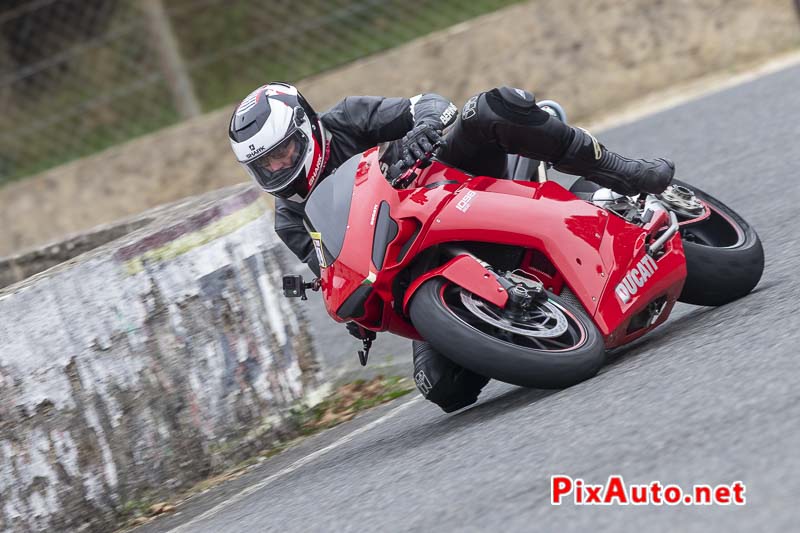 Ducati 1098 aux 2 Ponts du circuit de Montlhery